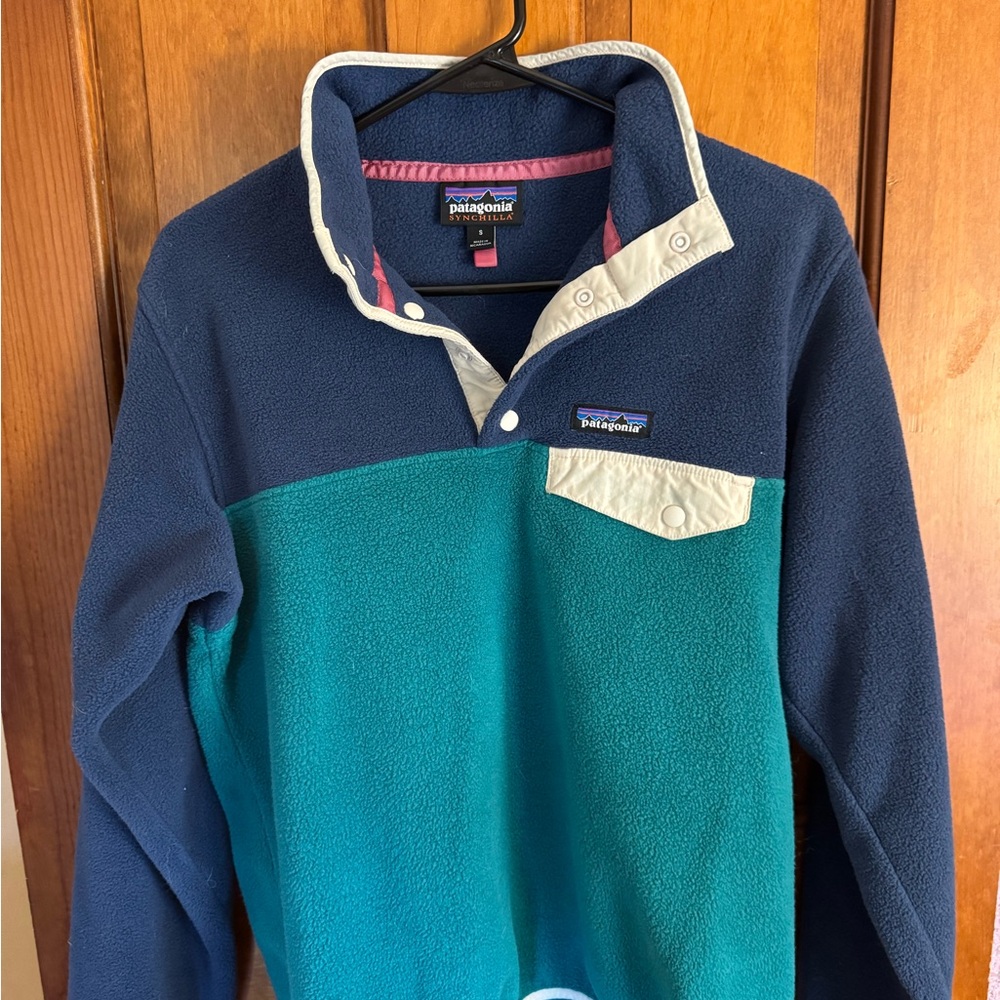 Patagonia Navy and Cream Synchilla Fleece